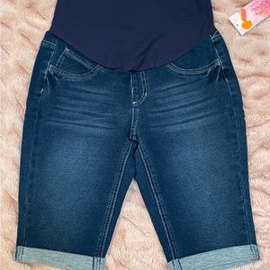 Maternity Jean Shorts, Medium